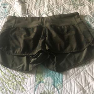 Lululemon Camo speed up shorts